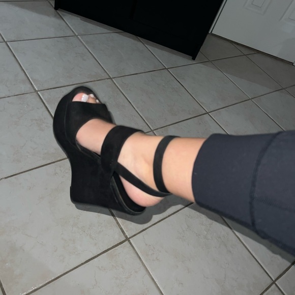 ALDO suede wedges - Picture 6 of 6